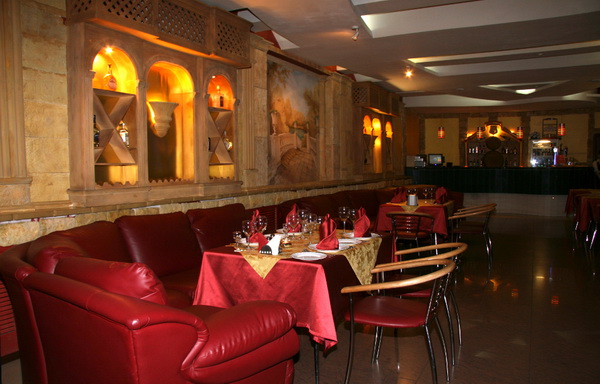 фото зала Рестораны Shelestoff  на 2 зала мест Краснодара